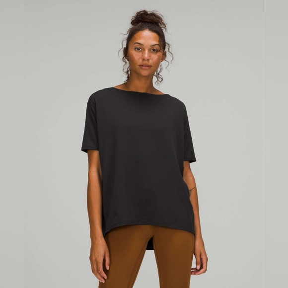 Lululemon Back In Action - Picture 1 of 5